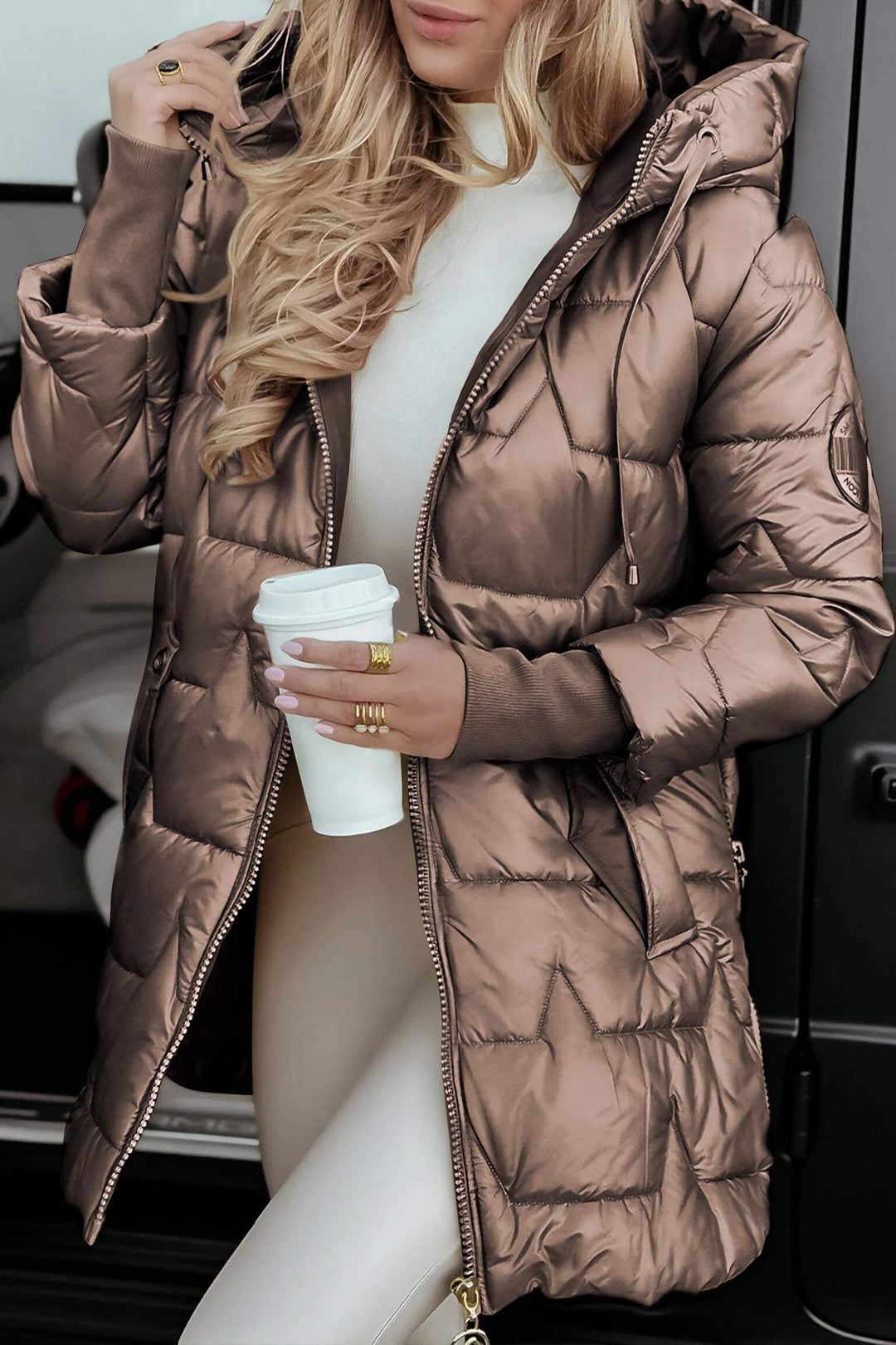 Elise – Women’s Puffer Jacket with Hooded Design
