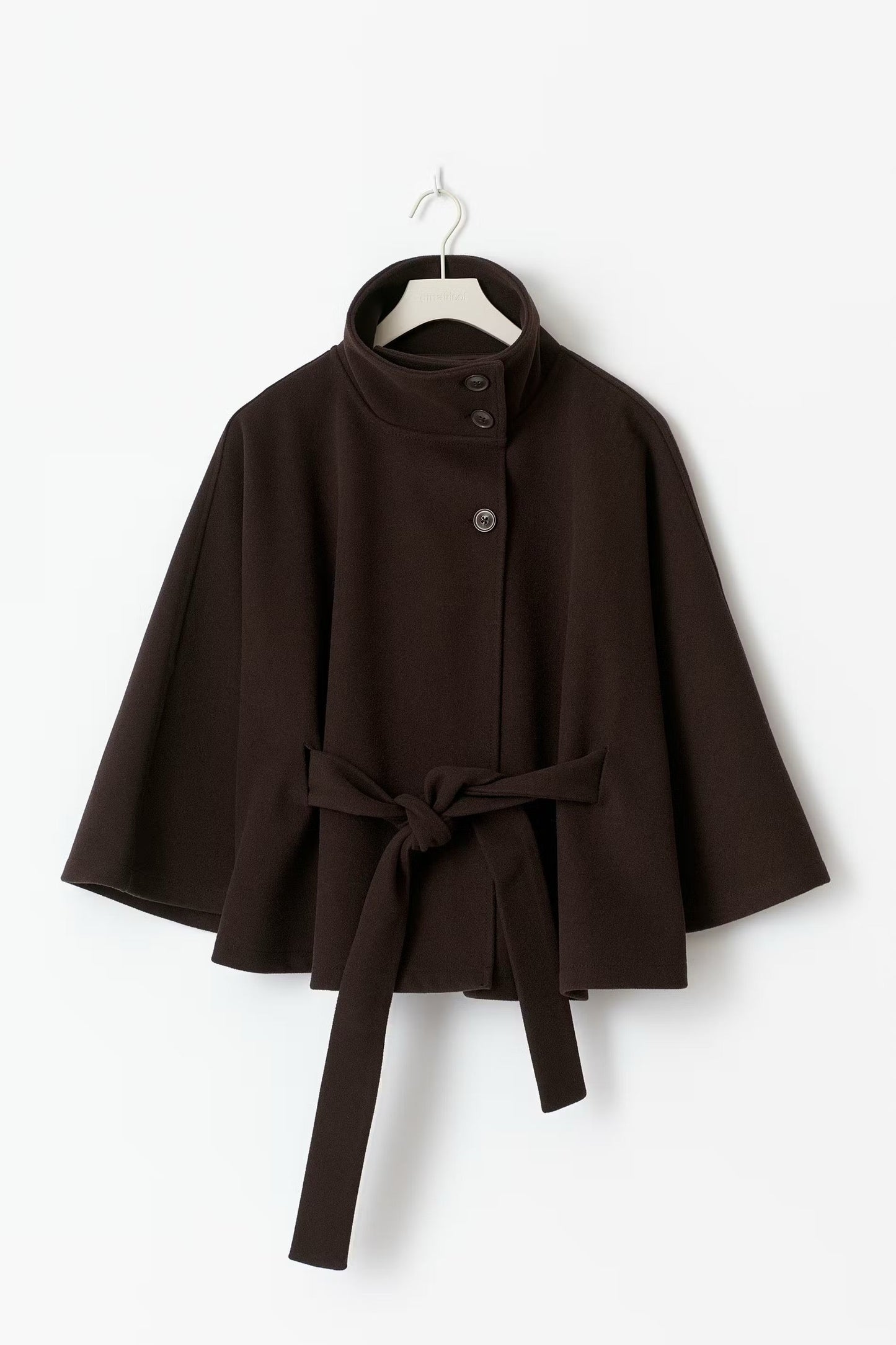 Mara – Cape-Style Jacket for Autumn and Winter