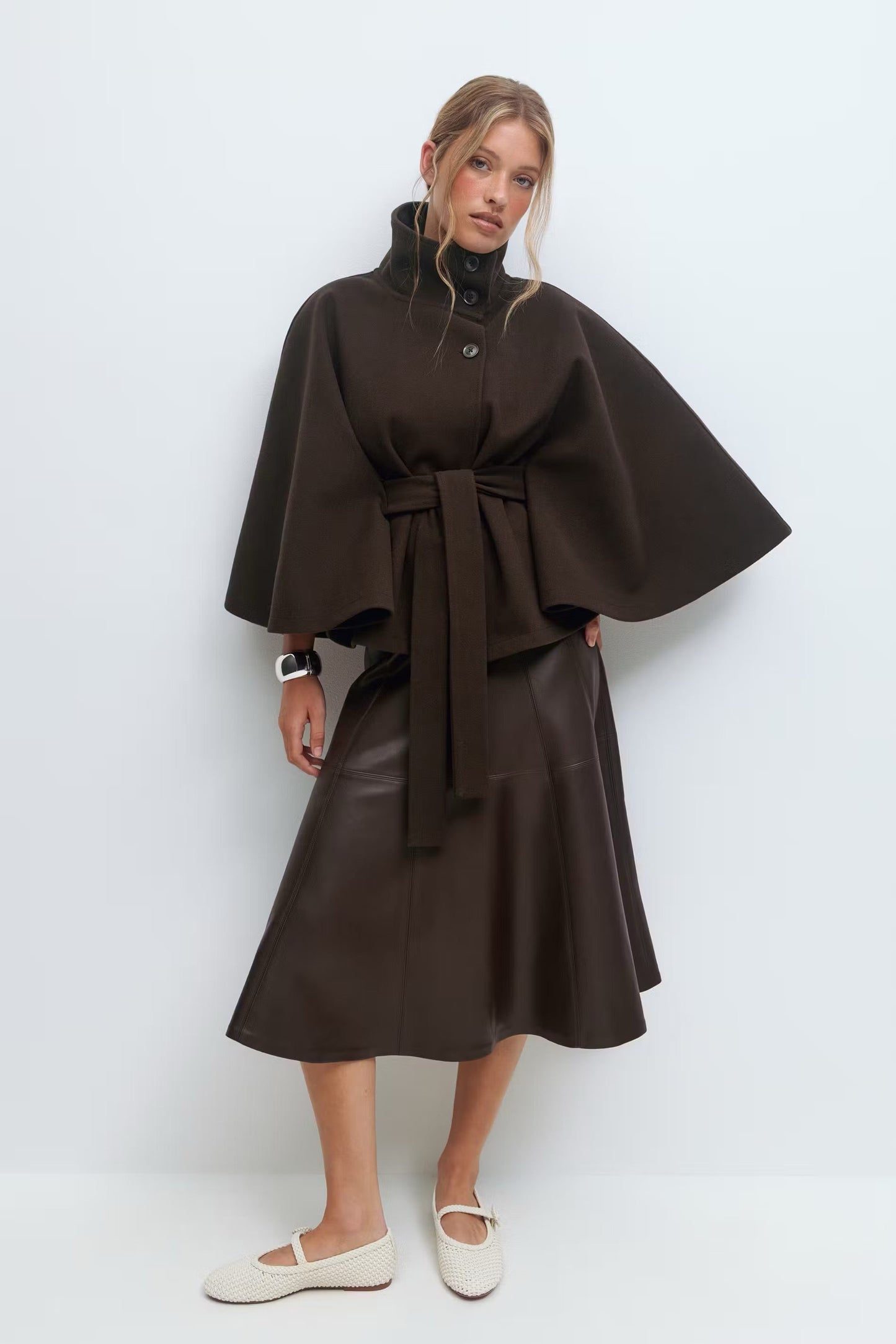 Mara – Cape-Style Jacket for Autumn and Winter