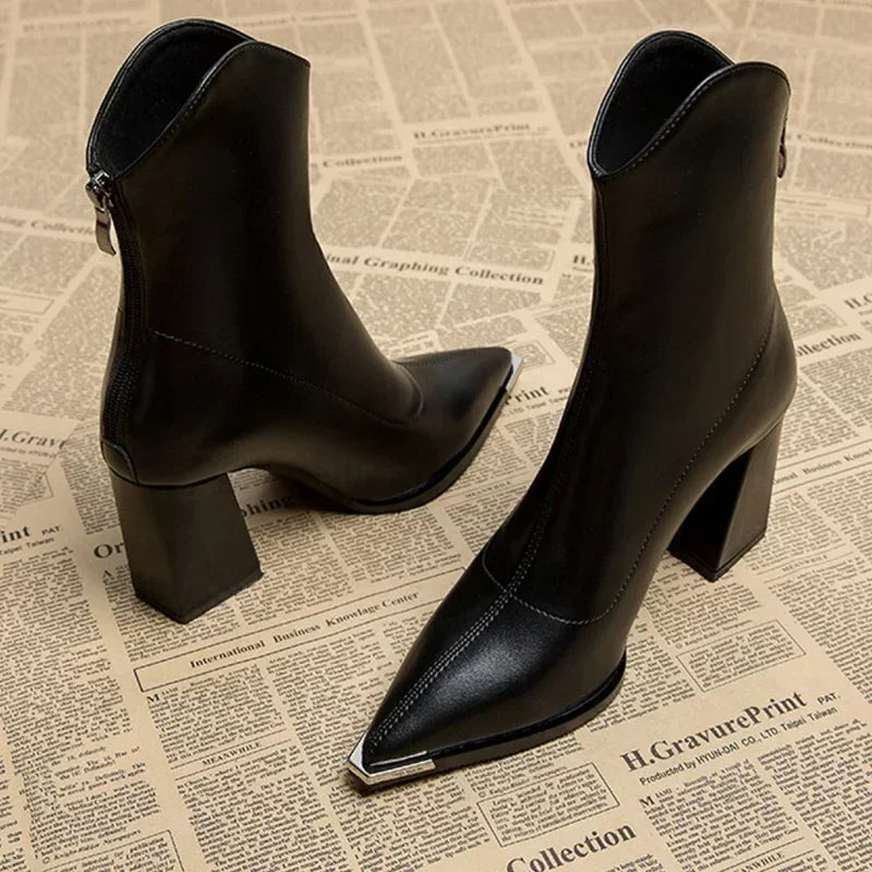 Chelsea - Comfortable women's leather boot