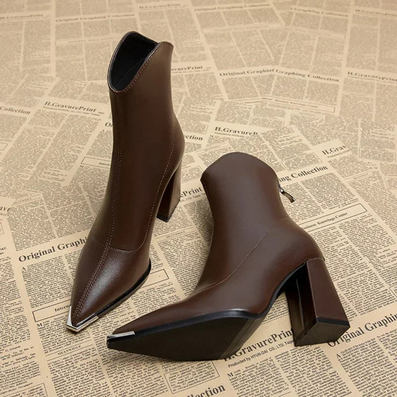 Chelsea - Comfortable women's leather boot