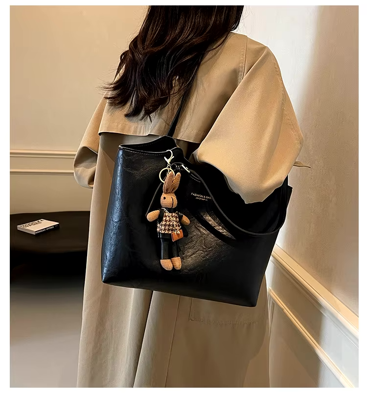 Cecilia - Rustic Edge Tote Bag