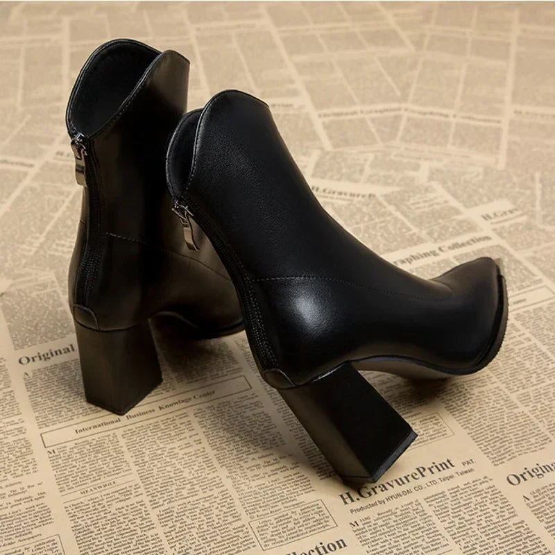 Chelsea - Comfortable women's leather boot