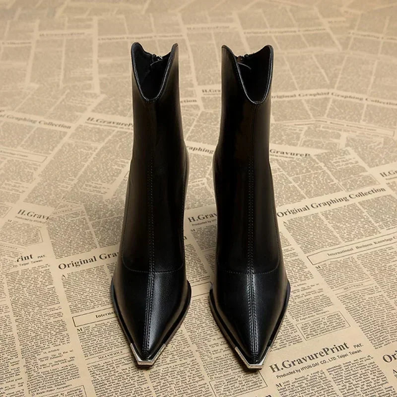 Chelsea - Comfortable women's leather boot